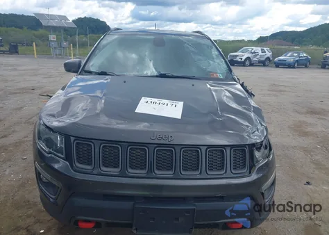 2019 Jeep Compass Trailhawk 4X4 z USA, uszkodzony, nr VIN 3C4NJDDB4KT683056